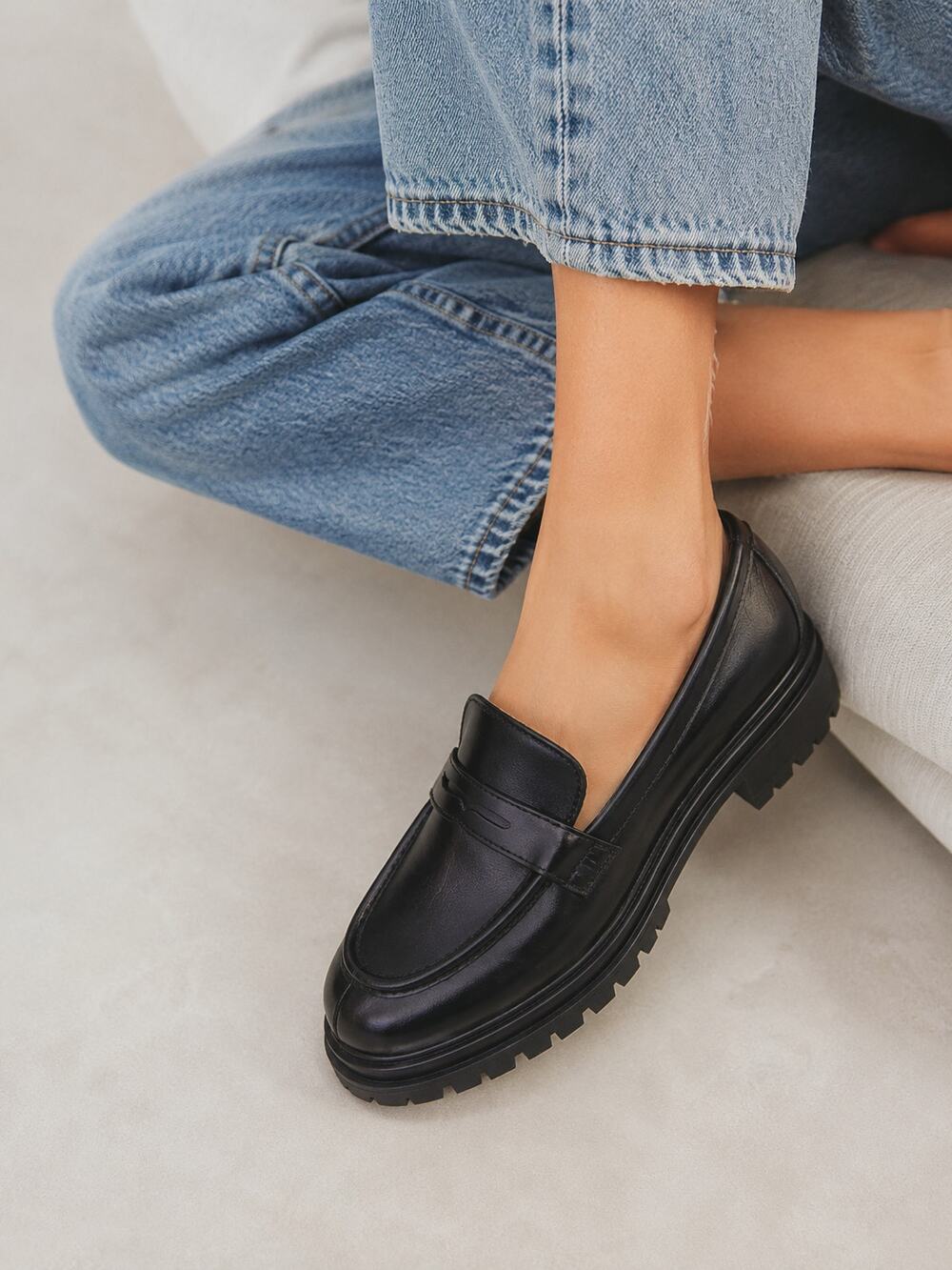 Madewell Women's SZ 8.5 The Bradley Lugsole Loafer in Black Leather